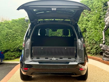 2024 Land Rover Discovery - thumbnail 11