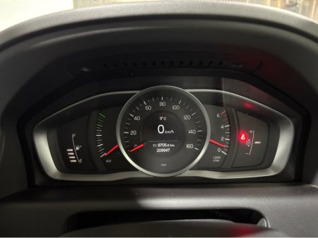 2017 Volvo XC60 SE NAV D4 2.0 TD B4 R-DESIGN MHEV 197BHP €15,950 thumbnail