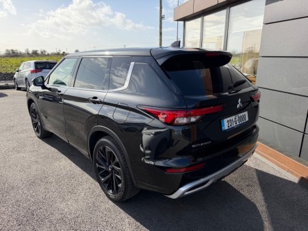 2023 Mitsubishi Outlander - thumbnail 4