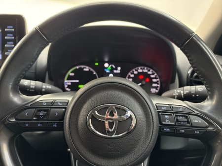 2021 Toyota Yaris HYBRID LUNA 4DR AUTO €21,950 thumbnail