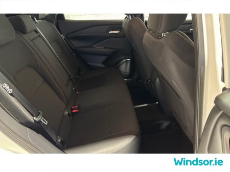 2024 Nissan Qashqai 1.3 PET MILD HYBRID SV CVT €30,995 thumbnail