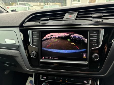 2016 Volkswagen Touran ( 162 REG R-LINE EDITION 1.4 TSI AUTO 7 SEATER CARPLAY ANDROID AUTO  LARGE TOUCH SCREEN -  SPECIALISING IN IMPORTS OF GERMAN AUTOMATIC HI SPEC €18,500 thumbnail