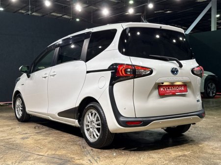 2019 Toyota Sienta - thumbnail 5