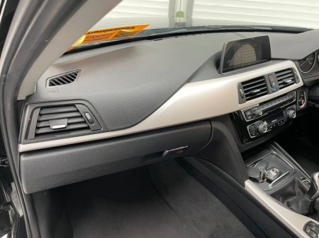 2017 BMW 3 Series - thumbnail 20