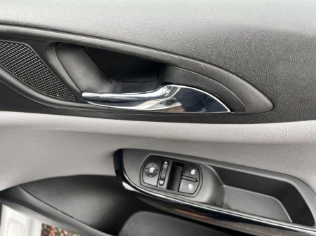 2017 Opel Corsa SE thumbnail