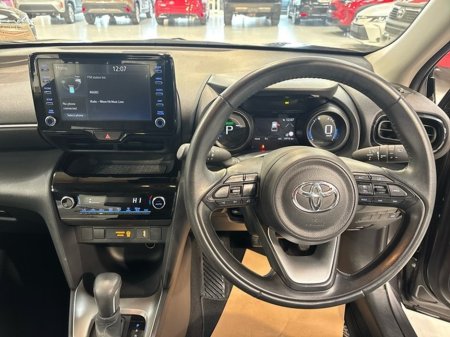 2023 Toyota Yaris Cross LUNA HYBRID AUTO €28,500 thumbnail