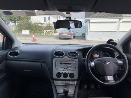 2008 Ford Focus - thumbnail 14