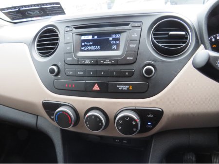 2014 Hyundai i10 5DR LOW MILEAGE PETROL NCT & TAX 26 €5,999 thumbnail