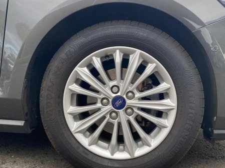 2021 Ford Focus - thumbnail 12