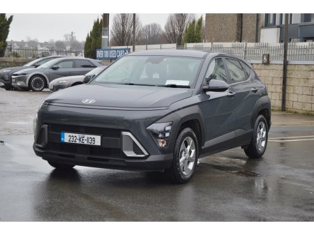 2023 Hyundai Kona 1.6 HYBRID Signature Auto €29,995 thumbnail