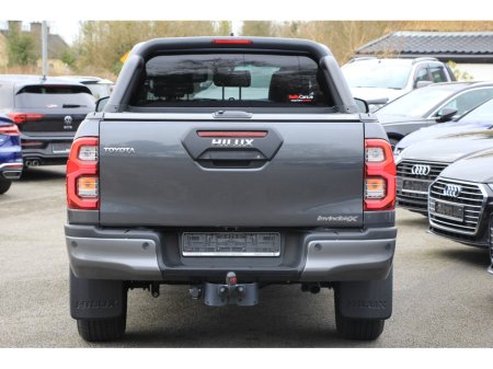 2025 Toyota Hilux - thumbnail 4