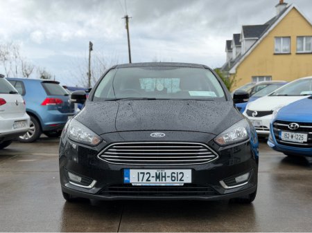2017 Ford Focus - thumbnail 2