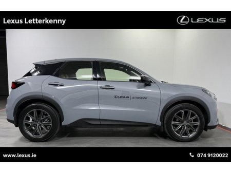 2025 Lexus LBX - photo 3