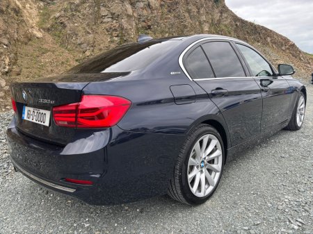 2016 BMW 3 Series - thumbnail 3