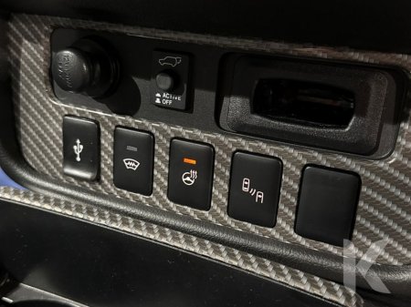 2019 Mitsubishi Outlander 2.4 AUTOMATIC HYBRID - ALLOY WHEELS - ELECTRIC SEATS - HEATED SEATS - HEATED STEERING WHEEL - HEATING / AC CONTROLS - REVERSE CAMERA - MULTI FUNCTION €21,950 thumbnail