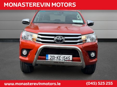 2020 Toyota Hilux - view 4