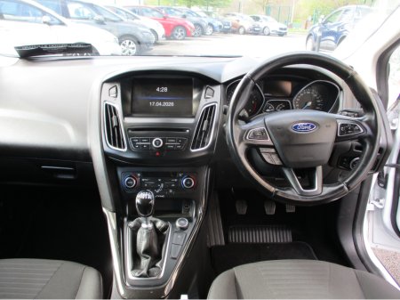 2015 Ford Focus - thumbnail 11