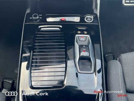 2025 Audi A6 Avant e-tron AVANT E-TRON PERFORMANCE S-LINE AUTOMATIC €73,995 thumbnail