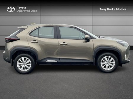 2025 Toyota Yaris Cross - Save EUR 4,100 - Luna + 2 FREE Services Included - 1.5 Hybrid - Automatic - EUR 180 Tax // Remote Central Locking // Front Electric Windows // Rear Electric Windows // Electric Mirrors // Finger Tip €29,865