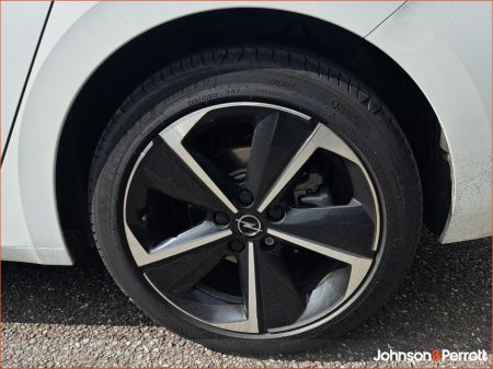 2025 Opel Astra Elegance 1.2 110hp 6-speed MY25 €29,900 thumbnail