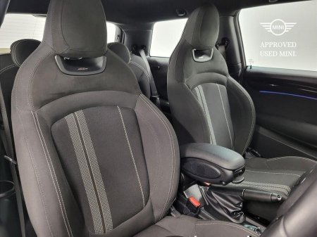 2024 MINI Hatch 3-Door Cooper Sport €29,975 thumbnail