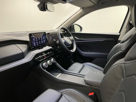 2025 Skoda Kodiaq Selection+ 2.0TDI 150BHP DSG - Reversing Camera - Climate Control - Heated Seats - Cruise Control - Keyless Start - Apple CarPlay/Android Auto €57,950 thumbnail