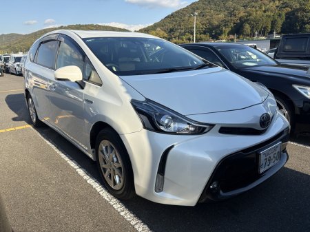 2018 Toyota Prius Alpha for sale