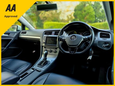 2015 Volkswagen Golf Lounge €13,500