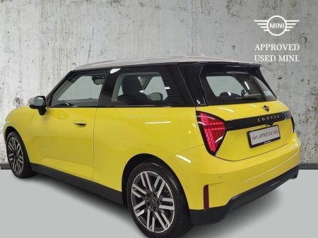 2024 MINI Hatch Cooper E €23,975 thumbnail