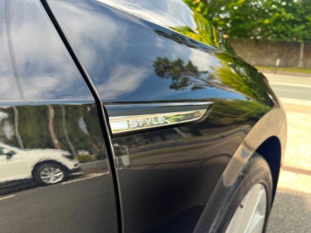 2023 Volkswagen Golf MK 8 STYLE 1.5 AUTO MHEV HIGH SPEC €28,995 thumbnail