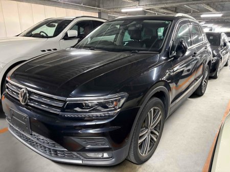 2020 Volkswagen Tiguan HIGHLINE AUTOMATIC 2.0 DIESEL //HIGH SPEC//LOW MILES//FULL LEATHER HEATED SEATS//ELECTRIC DRIVERS SEAT//KEYLESS ENTRY//360 PARKING CAMERAS//ADAPTIVE CRUISE CONTROL//HEAD UP DISPLAY//