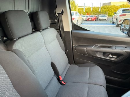 2021 Opel Combo 3 SEATER - 1.5 DIESEL - MANUAL - 12M WARRANTY - CAR: 1599 €14,950 thumbnail