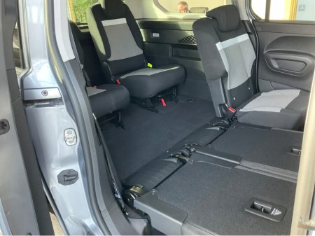 2026 Citroen Berlingo Multispace PLUS LWB BLUE HDI EAT8 AUTOMATIC 7 SEATS €47,000 thumbnail
