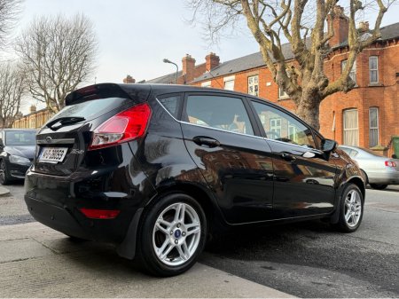 2014 Ford Fiesta - thumbnail 6