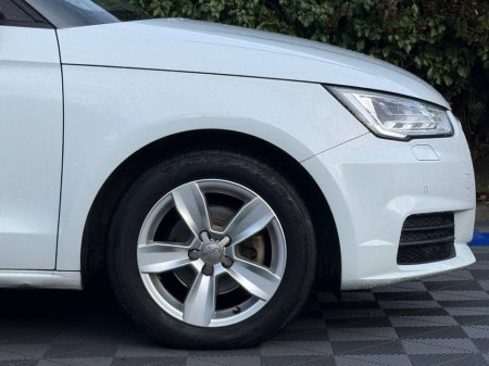 2016 Audi A1 1.0 TFSI AUTO // VERY LOW MILEAGE // FULL SERVICE HISTORY // 15" ALLOYS // AIR CONDITIONING €15,900 thumbnail