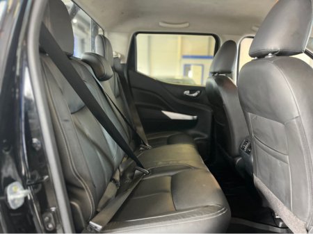 2017 Nissan Navara - thumbnail 10