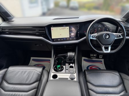 2019 Volkswagen Touareg - thumbnail 17