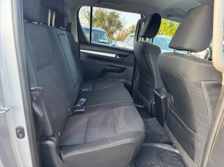 2017 Toyota Hilux - thumbnail 13