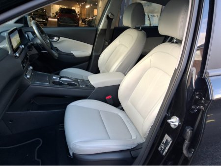 2022 Hyundai Kona PREMIUM 64kW ** Long Range Battery** €21,950 thumbnail