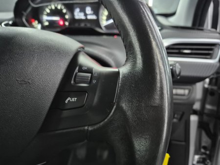 2016 Peugeot 208 - thumbnail 16