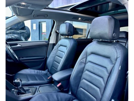 2022 Volkswagen Tiguan Allspace ++LEATHER / AUTO / 7-SEAT  PANORAMIC ROOF++ €33,950 thumbnail