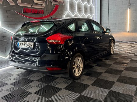 2016 Ford Focus - thumbnail 15