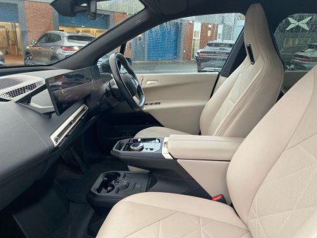 2022 BMW iX - thumbnail 14