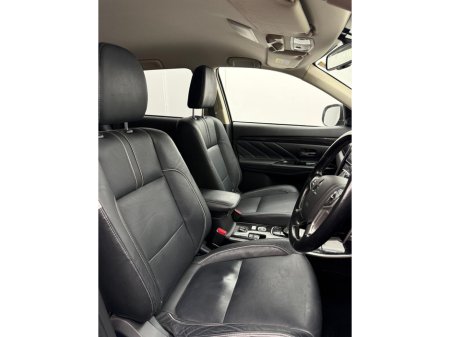 2018 Mitsubishi Outlander PHEV 2.0L MIVEC 4WD 5-Seater Instyle €16,950 thumbnail