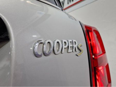 2021 MINI Countryman SE ALL4 EXCLUSIVE (PLUG IN HYBRID) AUTOMATIC **ONE OWNER / HUGE SPEC / APPLE CARPLAY / CRUISE CONTROL / FULL BLACK LEATHER / HEATED FRONT SEATS / REVERSE CAMERA / REAR TINTED GLASS / SAT NAV** €27,900 thumbnail