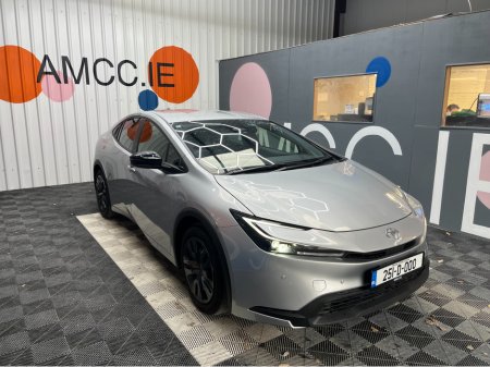 2025 Toyota Prius - thumbnail 1