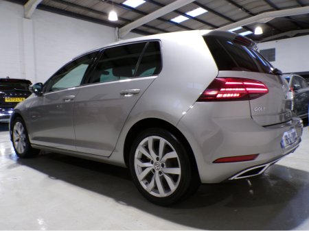 2018 Volkswagen Golf *MIESTER EDITION*MARK 7.5*AUTO*VW GOLF 1.4 TSI HIGH-LINE*FULL LEATHER HEATED MEMORY SPORT SEATS**VIRTUAL COCKPIT*PILOT PARKING*COLOUR CAMERA*SAT-NAV*APPLE-CARPLAY*ANDROID AUTO*UP-GRADED VW ALLOYS*XL M €18,900 thumbnail