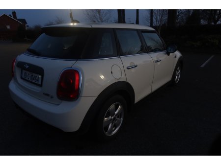 2015 MINI Hatch - thumbnail 24