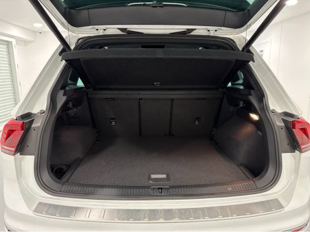 2019 Volkswagen Tiguan (191) TIGUAN 2.0TID R LINE DSG 4 MOTION LOW KMS VW/AUDI SPECIALISTS WWW.DENISDARCYCARS.IE €31,950 thumbnail
