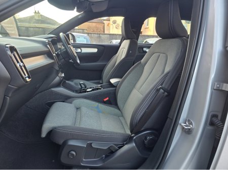 2023 Volvo XC40 - thumbnail 12